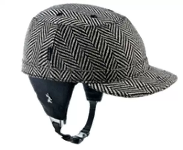 YAKKAY helmet with earwarmers