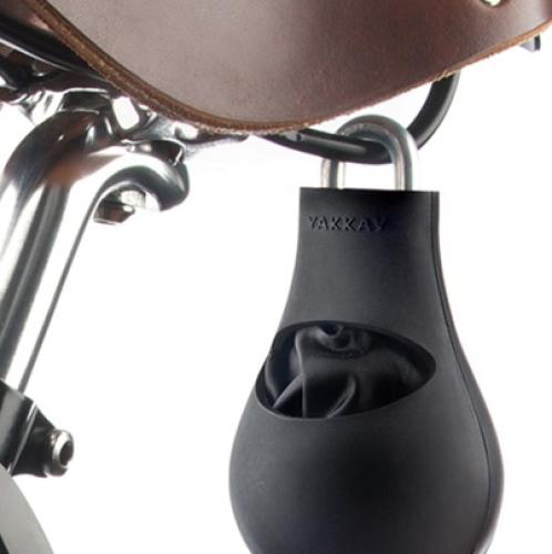 Preview: YAKKAY Safe One - Helm Schloss - schwarz Preview: YAKKAY Helm Schloss black am Velo